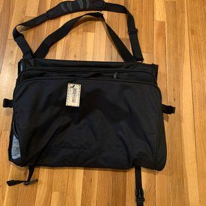Trifold garment bag